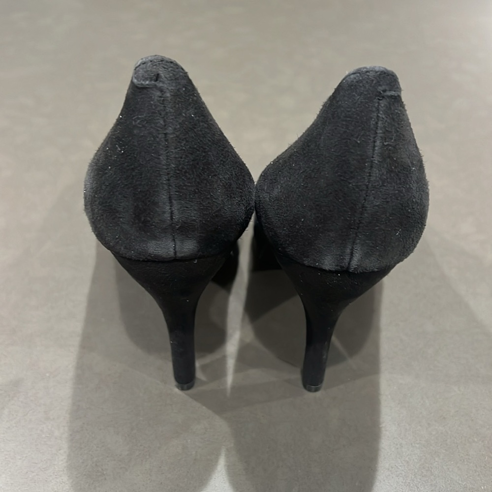 Pumps - Picture 4 of 4